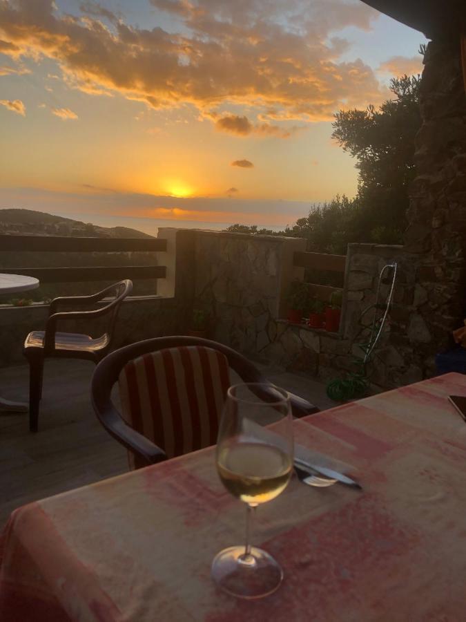Sardegna-Ferienwohnung Mit Emotionale Meeres Blick 토레 데이 코르사리 외부 사진